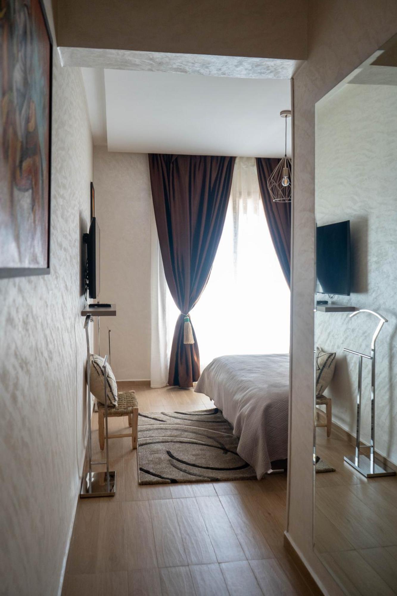 Magnifique Appartement Moderne De 2 Chambres Avec Piscine A 10 Min Du Centre De Marrakech Marrakesh Exterior photo